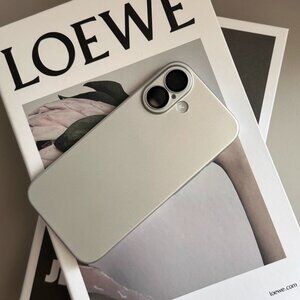 Cream iPhone16 Case